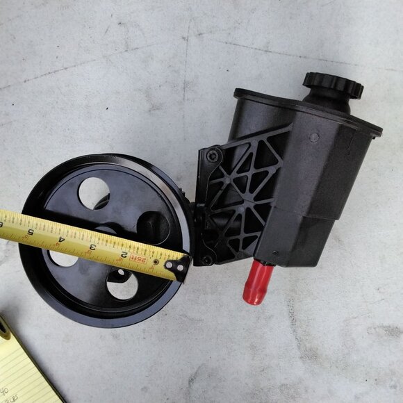 Power Steering Pump & Reservoir Assembly - Picture 3 of 10